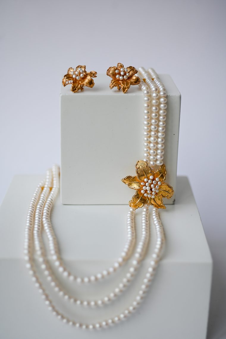 Asiatic Lily Necklace - Image 3