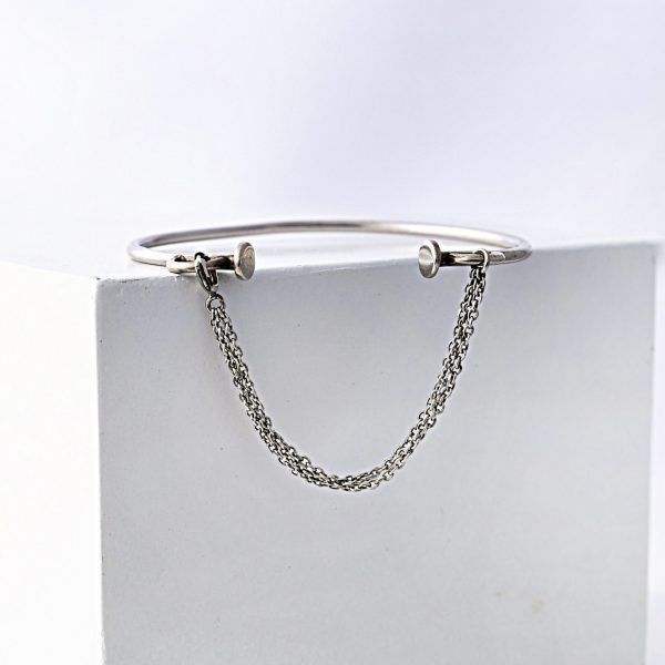 Elliptical Silver Bangle with Chain Elliptical Silver Bangle with Chain