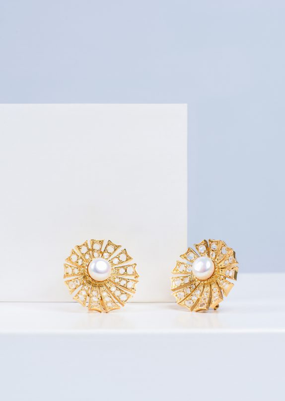 Quartz Oyster Earrings - Image 3