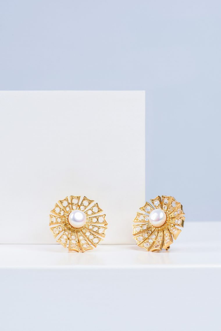 Quartz Oyster Earrings - Image 3